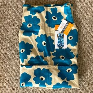 NWT 100% Cotton Designer Apron by MUkitchen in Blue Poppy